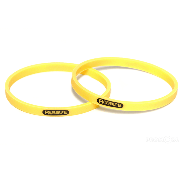 Pulseira de silicone fininha e multicolorida